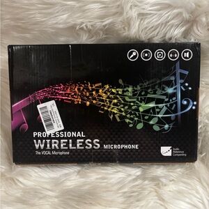 Professional Multipurpose Wireless/Cordless Microphones Set of 2